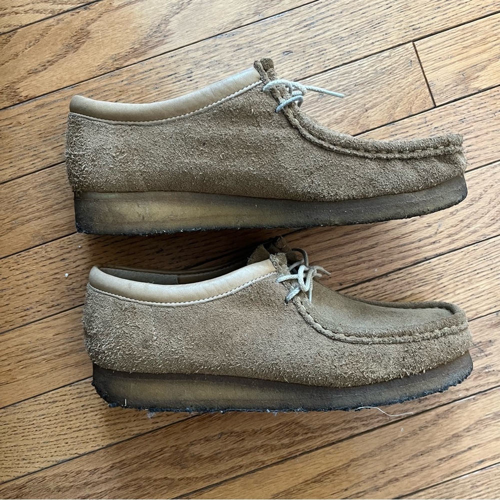 Clarks Wallabee Tan Suede Shoes